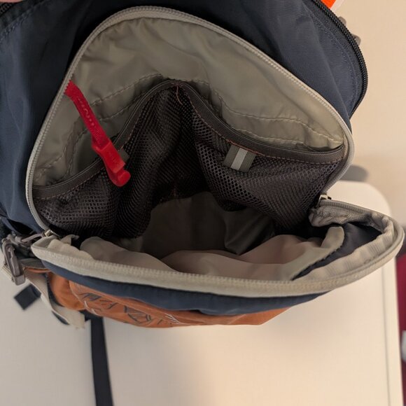 Osprey Daylite Smokey The Bear Daypack - Picture 5 of 7